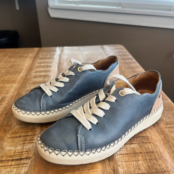 Super cool designer Pikolino shoes.  Ladies size 5.   $100 free shipping. - Picture 2 of 8